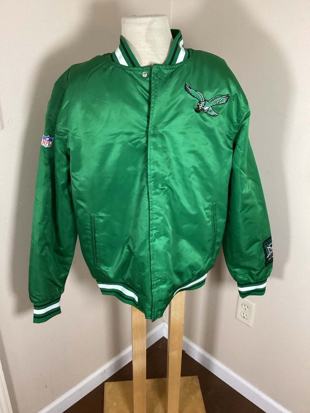 Ultra Game NFL Philadelphia Eagles Kelly Green Satin Bomber Jacket Size M